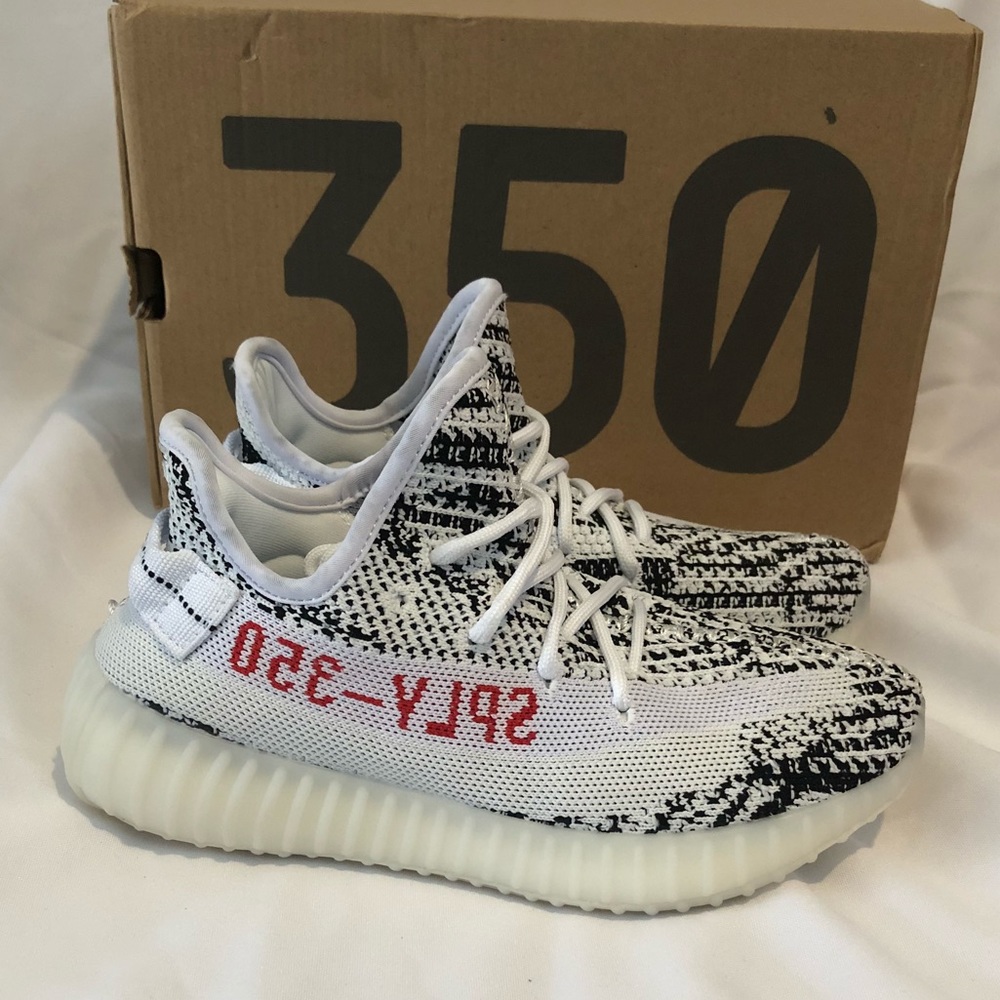 Yeezy boost 350 v2  Zebra size 5 Youth 6 in womens